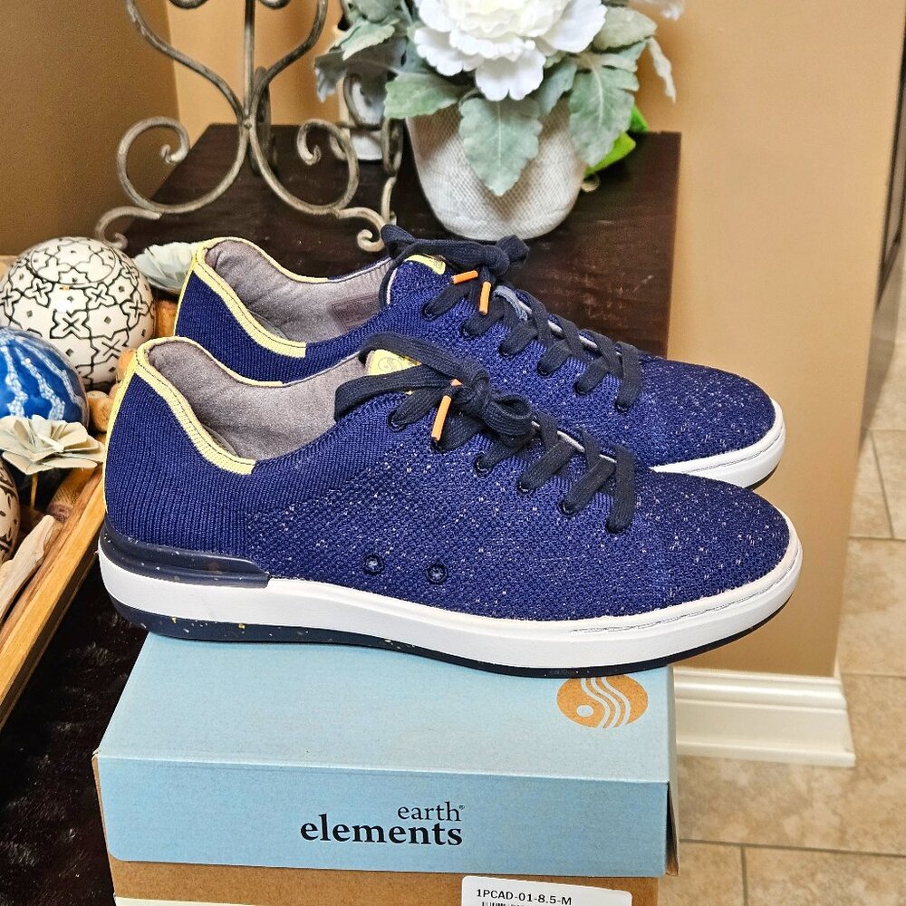 NIB Earth Elements Men's Anton Casual Knit Sneaker, Denim/Cream